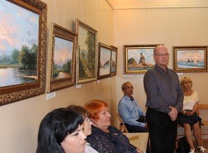 «Идеальный шторм Алексея Мазова» - персональная выставка сахалинского художника-мариниста.